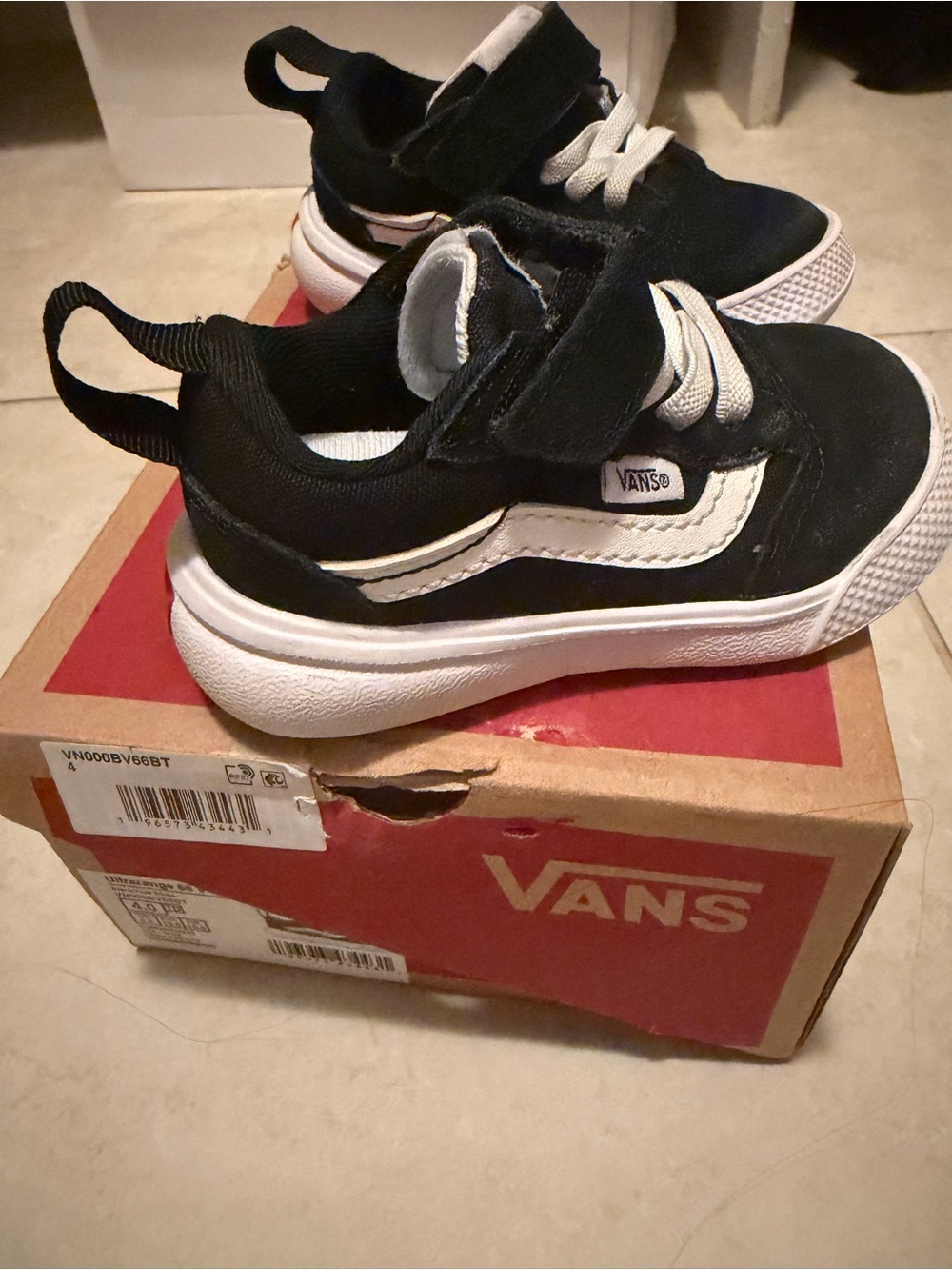 Vans Kids Black and White Low-Top Skate Sneakers